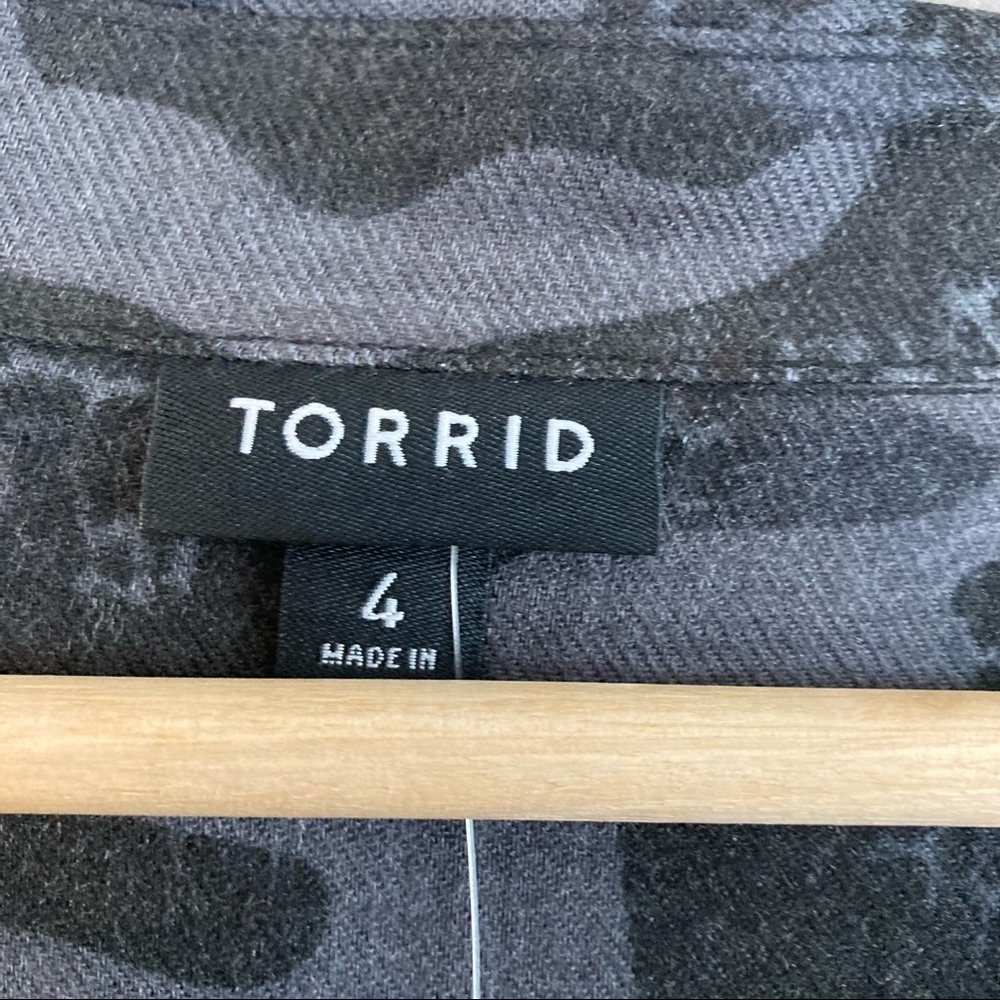 Torrid NWT Pocket Tunic Button Down Soft Brushed Black and Grey Camo Shirt - Picture 11 of 15